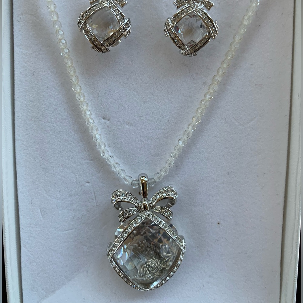 Swarovski Crystal 2000 millennium necklace & earring set - Picture 2 of 9